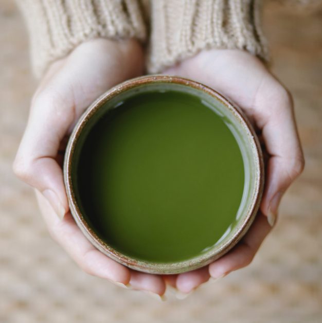喝綠茶或使用綠茶萃取物可能有助保護口腔健康。